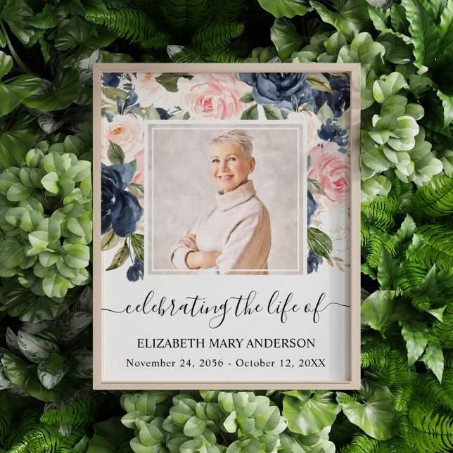 Foto Celebrando el monumento conmemorativo de la vida d (Navy blush pink floral watercolor celebration of life poster with a photo of your loved one.)