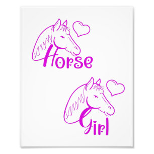 Foto Chica de caballo en morado con fuente de cabeza de