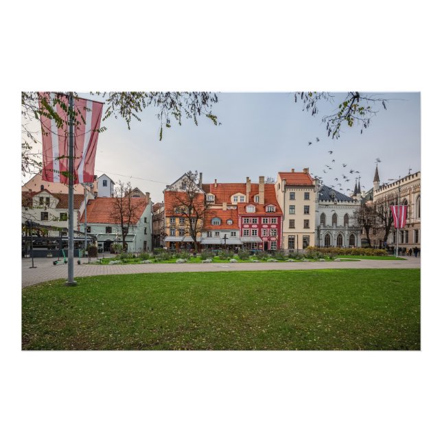 Foto Ciudad antigua de Riga en otoño (Frente)