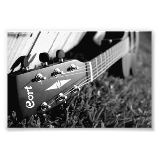 Foto Cort Guitar Black and White
