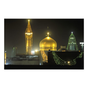 Foto Cúpula dorada del complejo del santuario del Imam 
