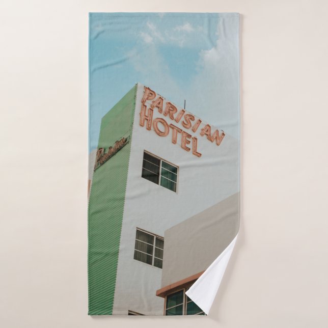 FOTO DE BAJO ÁNGULO DEL HOTEL PARISIAN (Toalla de baño)