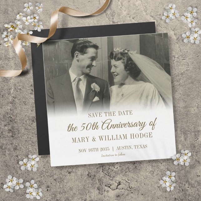 Foto de boda para guardar la fecha del 50 aniversa (50th Gold Anniversary Wedding Photo Save The Date)