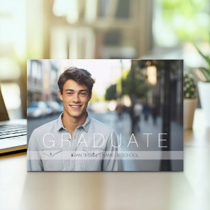 Foto de graduado moderno con anuncio y Fiesta