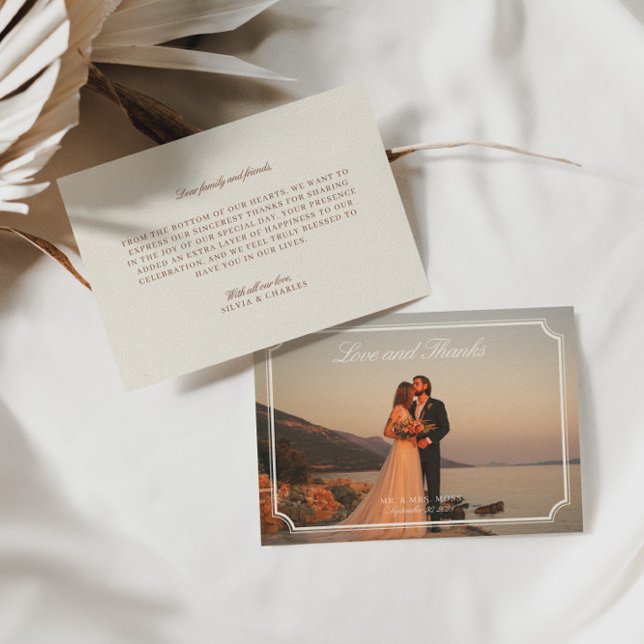 Foto de la boda elegante de amor y agradecimiento (Vintage Ecru Wedding Photo Love & Thanks Thank You Card)