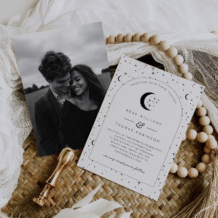 Foto de la invitación a la boda en arco celestial