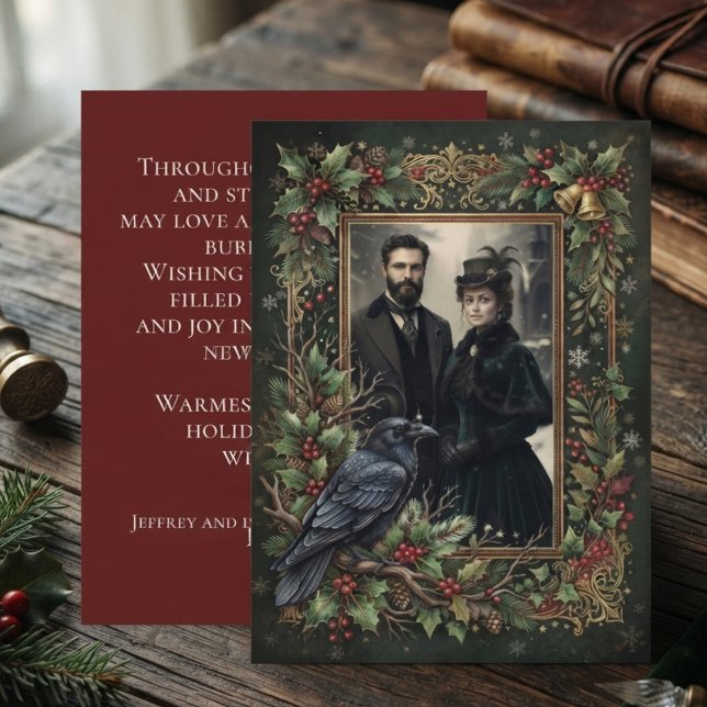 Foto de Navidad Cuervo Negro Gótico (Gothic raven Christmas holiday card for family and friends.)