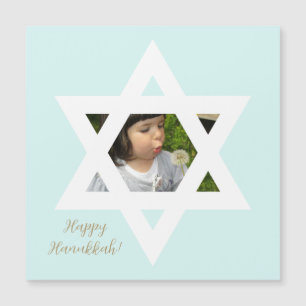 Foto de niño lindo en Hanukkah feliz