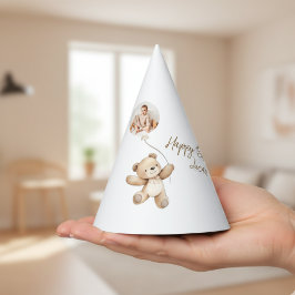 Foto de osito de peluche lindo en sombrero de cump