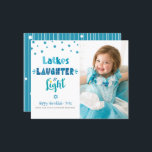 Foto de presupuesto Hanukkah Latkes Tarjeta de Luz<br><div class="desc">"Lágrimas, risas y luz". Una tipografía divertida, caprichosa y artesanal y un patrón al azar de la estrella de David con un fondo blanco y azul polvoriento, turquesa y verde azulado, junto con la foto de su elección, te ayudan a iniciar Hanukkah. Las líneas blancas dibujadas a mano y un...</div>