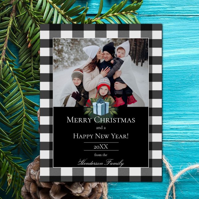 Foto de regalo de Navidad en cuadros de Búfalo | A (Blue Buffalo Plaid Christmas Gift Holiday Photo Card)