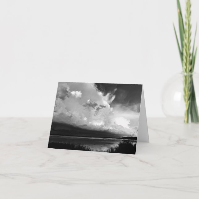 Foto de tormenta dramática en blanco y negro (Anverso)