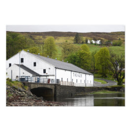 Foto Destilería de whisky talisker en Skye, Escocia
