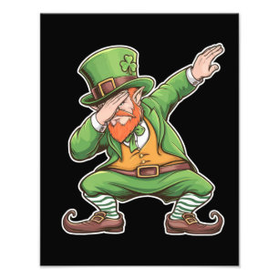 Foto Día de San Patricio Leprechaun verde haciendo Dab