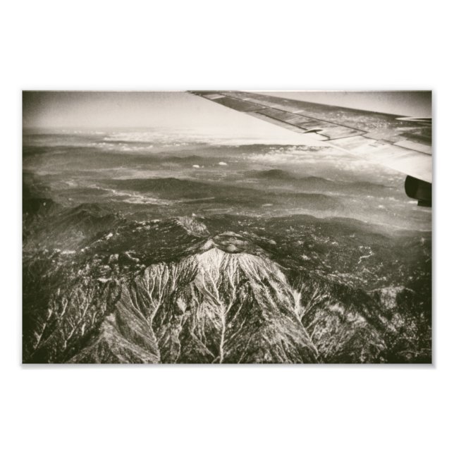 Foto Disparo aéreo sobre montañas nevadas (Frente)