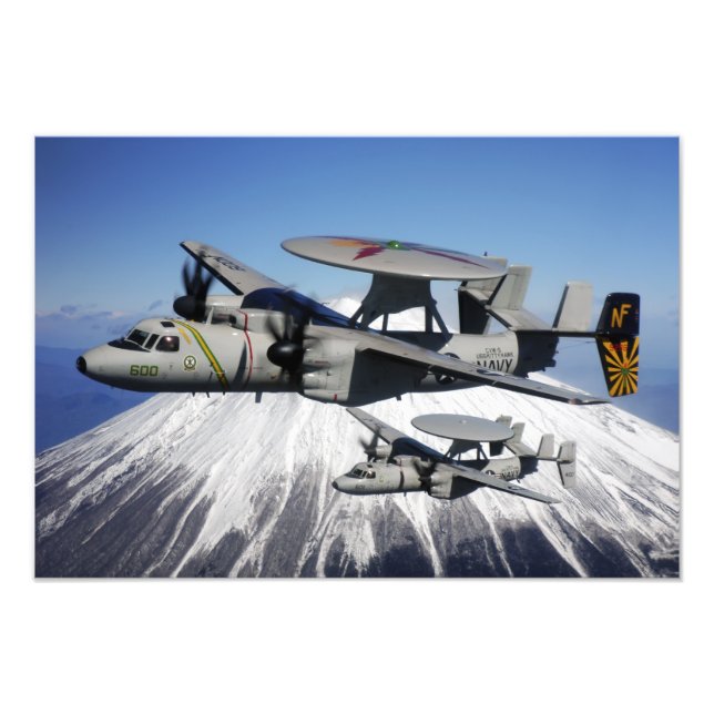 Foto Dos Hawkeyes E-2C conducen un vuelo (Frente)
