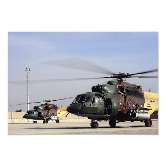 Foto Dos helicópteros de cadera Mi-17 iraquíes (Frente)