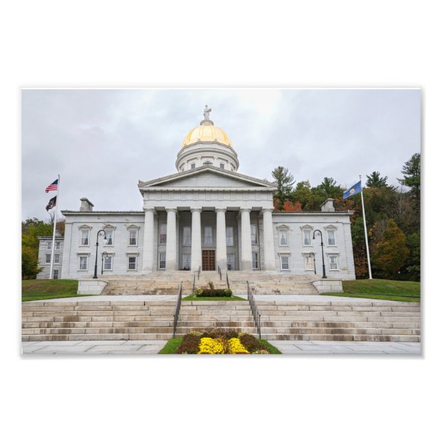 Foto edificio de capitolio estatal neoclásico en montpe (Frente)