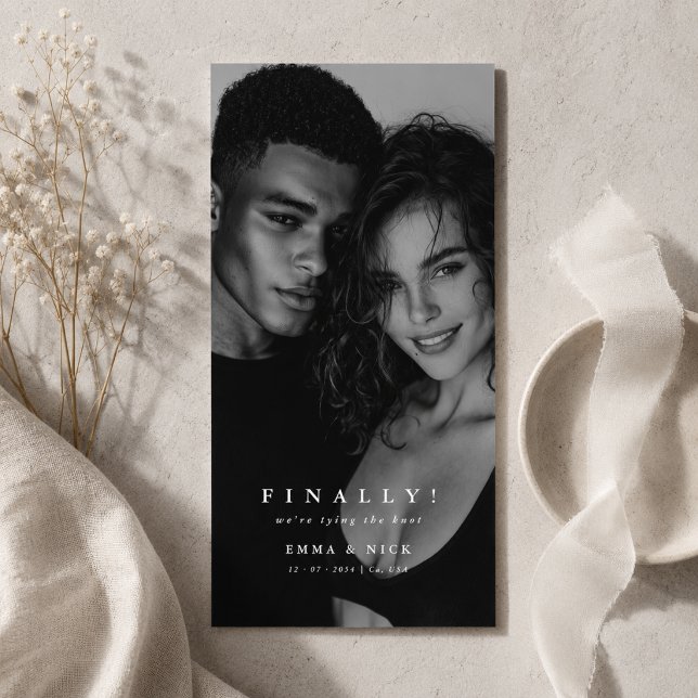 Foto editorial para bodas Finally Save the Date (Subido por el creador)