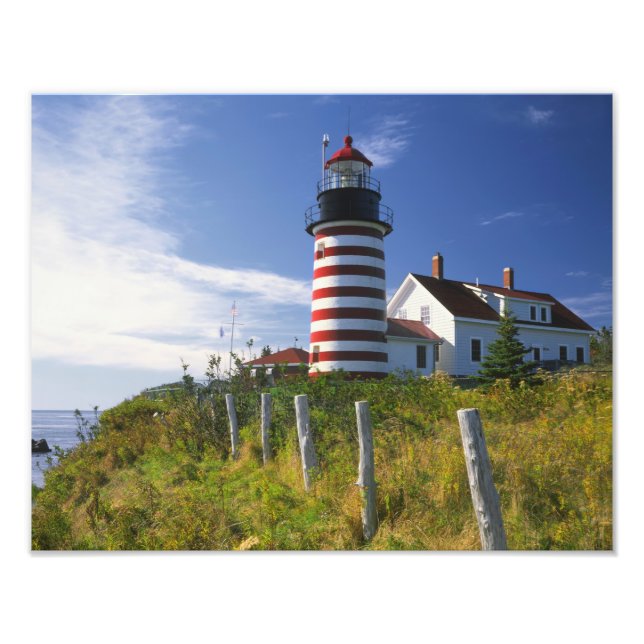 Foto EE. UU., Maine, Lubec. Faro de West Quoddy Head (Frente)