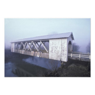 Foto EE. UU., Oregón. El puente cubierto de Gilkey se e