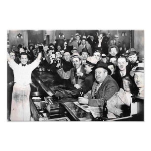 FOTO EL 5 DE DICIEMBRE DE 1933 LA PROHIBICIÓN TERMINA D