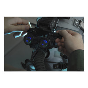 Foto El aviador ajusta el eyespan