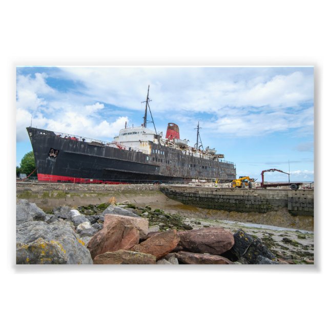 Foto El barco abandonado TSS Duke of Lancaster (Frente)