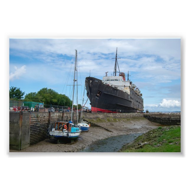 Foto El barco abandonado TSS Duke of Lancaster (Frente)