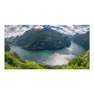Foto El fiordo geirangerfjord completo en la impresión 