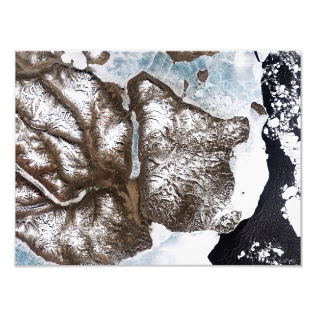 Foto El hielo marino bordea la costa este de Groenlandi (Frente)