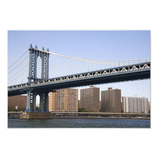 Foto El puente de Manhattan que atraviesa el río Este (Frente)