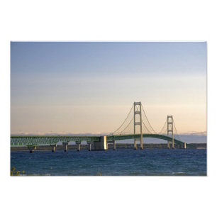 Foto El puente Mackinac que recorre los estrechos de 3