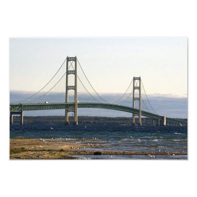 Foto El puente Mackinac que recorre los estrechos de 4 (Frente)