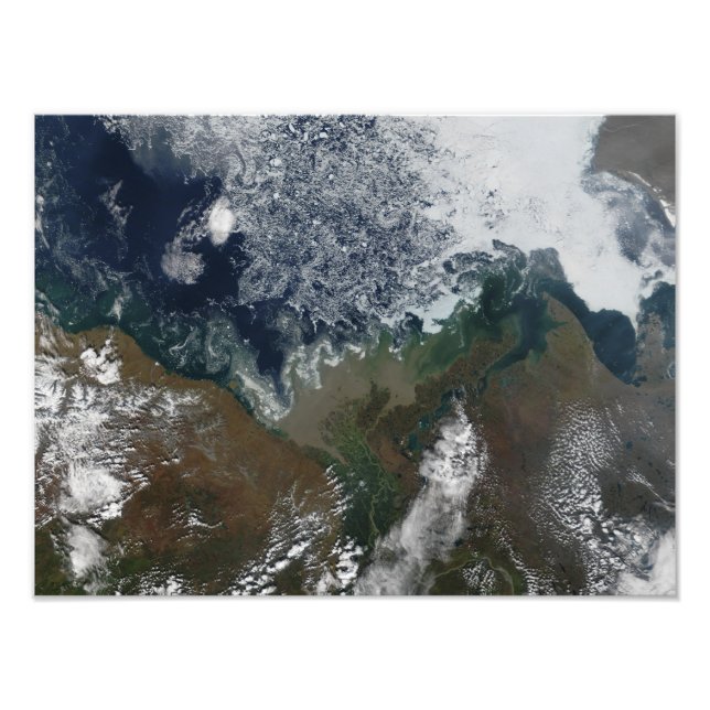 Foto El río Mackenzie se vacía en la bahía de Mackenzie (Frente)