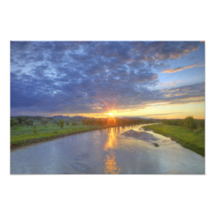 Foto El río Powder atrapa la última luz en Custer