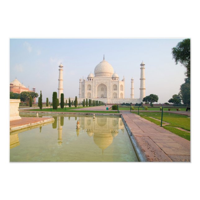 Foto El tranquilo y pacífico Taj Mahal al amanecer, uno (Frente)