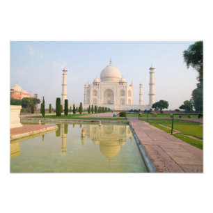 Foto El tranquilo y pacífico Taj Mahal al amanecer uno 