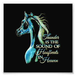 Foto El Trueno Es El Sonido De Los Hoofbeats En El Ciel