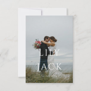Foto elegante con tarjeta rsvp de tipografía moder