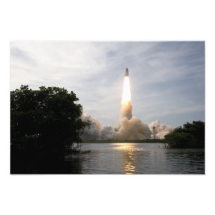 Foto Endeavor del transbordador espacial se desconecta