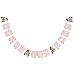 Foto ensayo Cena Rubor Banderas de Bungalows rosad