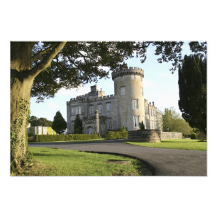 Foto Entrada lateral del Castillo de Dromoland sin gent