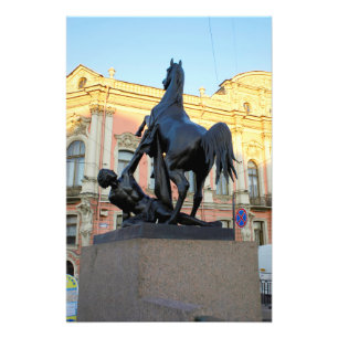 Foto Esculturas en el puente Anichkov en San Petersburg