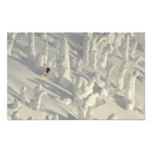 Foto Esquiador alpino en gruesa nieve en Big