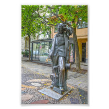 Estatua de Hans Christian Andersen, Bratislava, Es