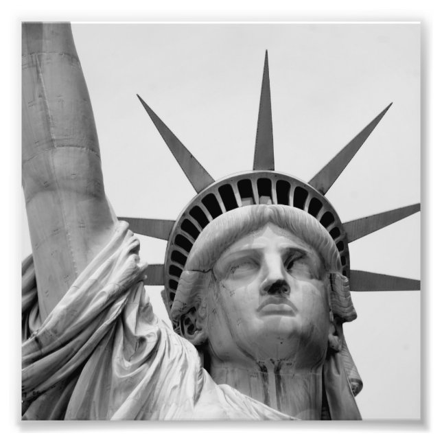 Foto Estatua de la Libertad en blanco y negro (Frente)