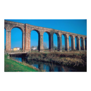 Foto Europa, Italia. Acueducto cerca de Lucca.