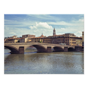 Foto Europa, Italia, Florencia. El río Arno fluye