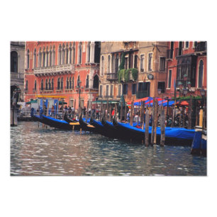 Foto Europa, Italia, Venecia, góndolas en canal